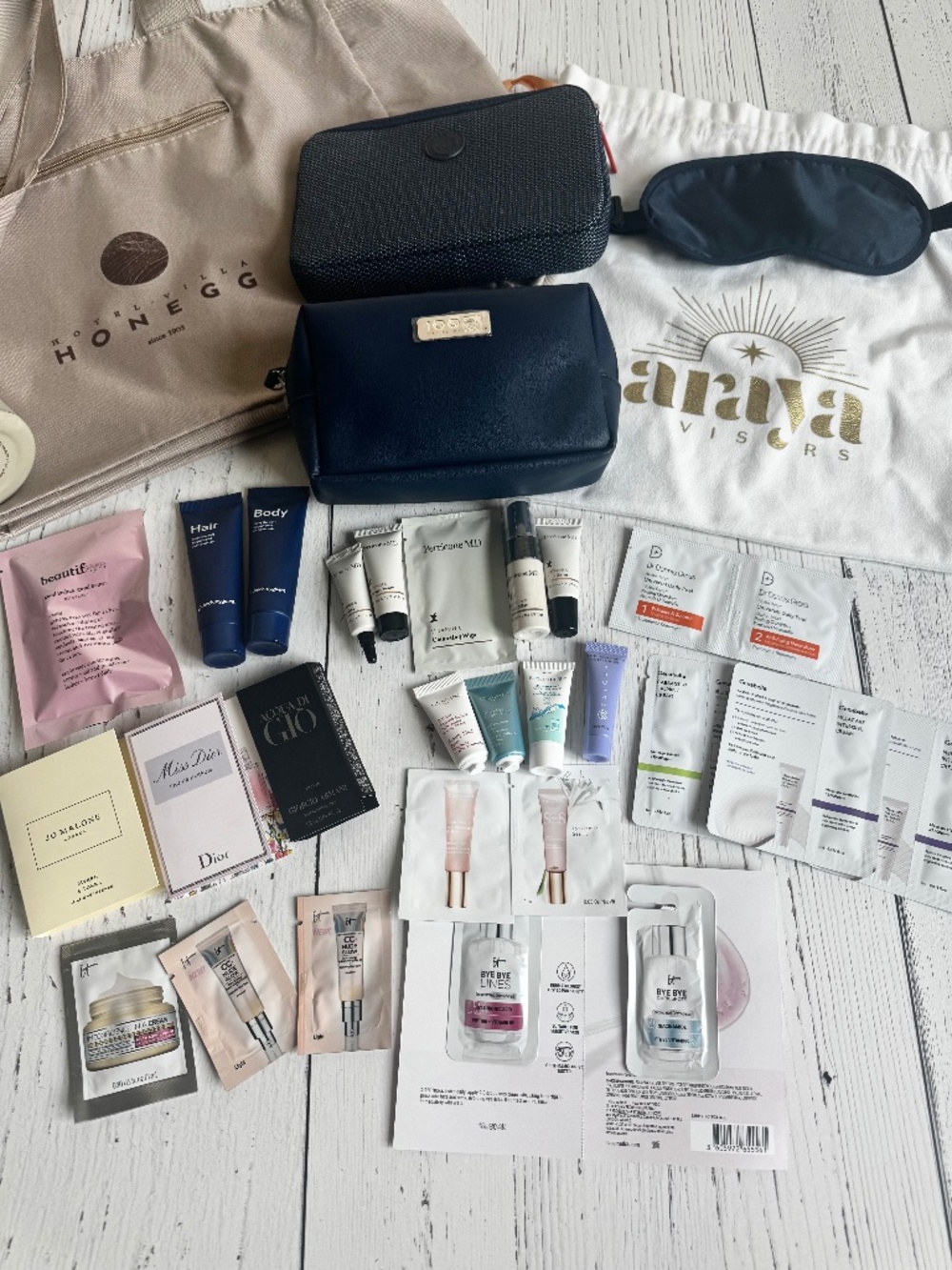 Beauty Bundle - 30+ items - Picture 2 of 4